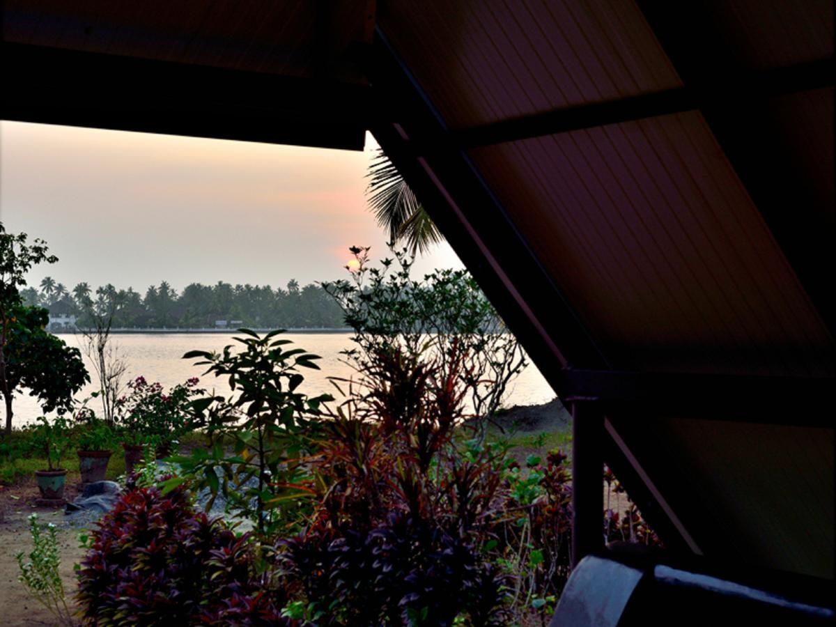 Kadaloram Beach Resort Kochi Екстериор снимка